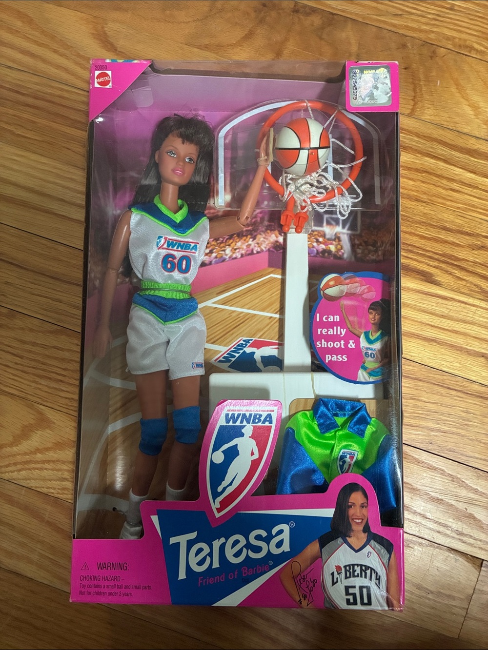 1998 Mattel Teresa WNBA Doll in White & Blue Outfit with Green Accents